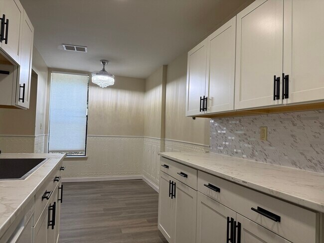 Photo - 52 Shrewsbury Green Dr Apartment Unit D