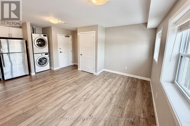 Photo - 1277 Commissioners Rd W Unit 203