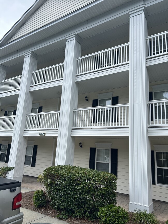 Building Photo - 627 Woodmoor Dr