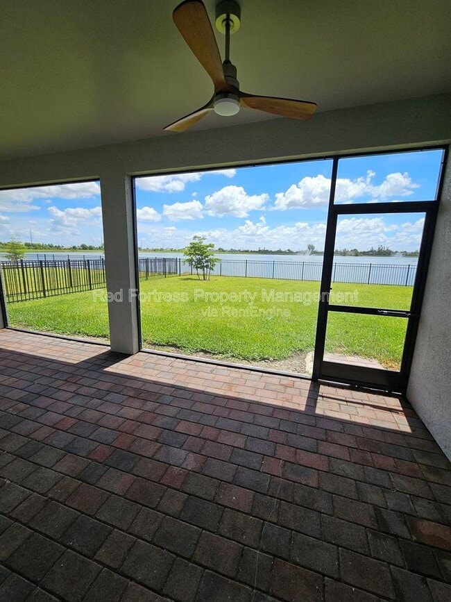Photo - 623 Parkshore Lk Ave