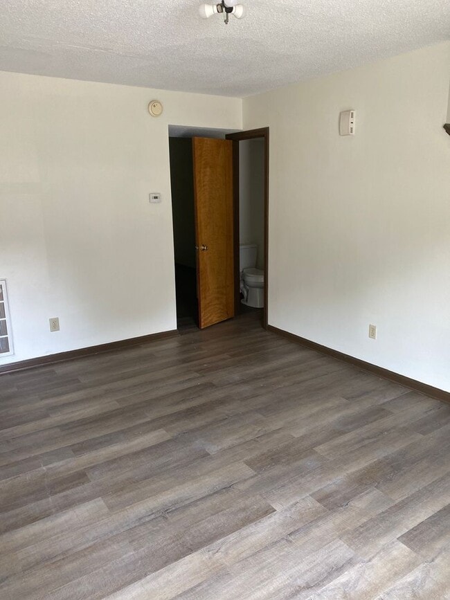 Photo - Newly Upgraded Townhouse