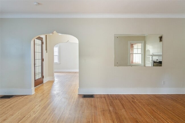 Building Photo - 425 Highland Ave Rental
