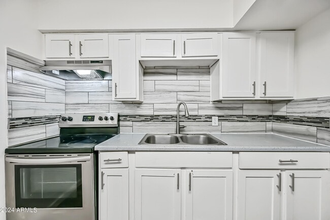 Photo - 1744 W Glendale Ave Unit 8B