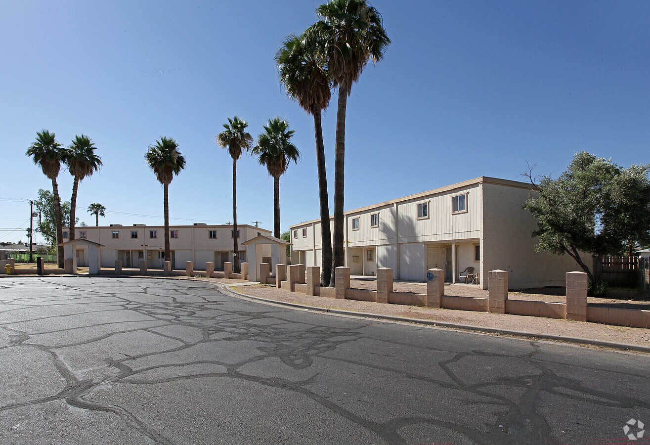 Photo - 1747-1755 E Elton Ave