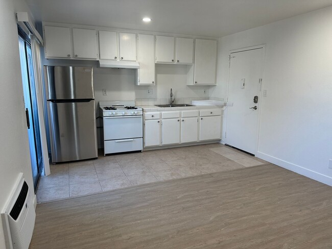 Photo - 827 S Wilton Pl Apartment Unit 301