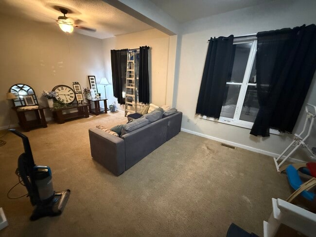 Photo - 206 N Main Ave Unit 3Bedroom