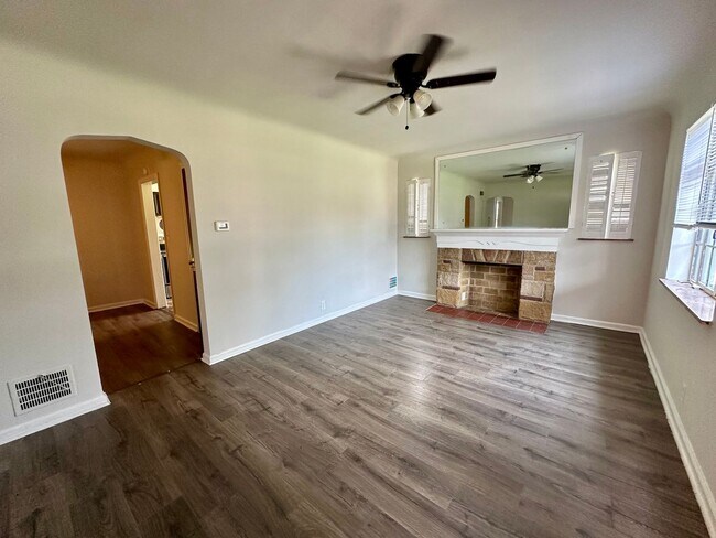 Photo - CHEVIOT: Charming 3+ bed 1.5 bath 1 car