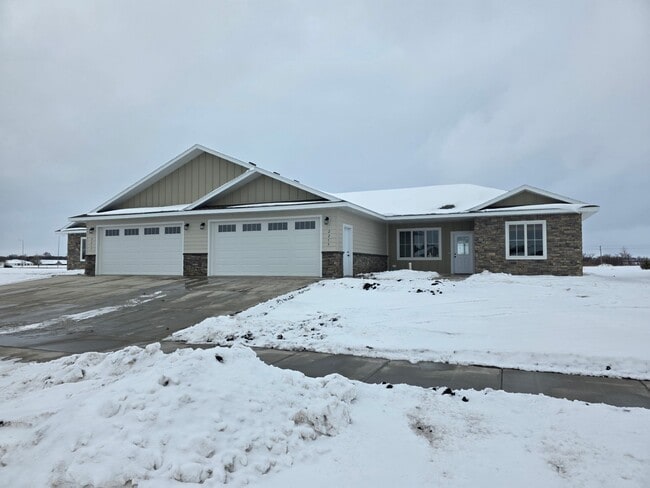 Building Photo - 2217 Overlook Ridge Ct