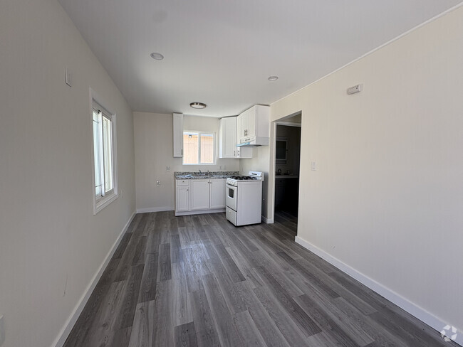 Building Photo - 10308 Buford Ave Rental