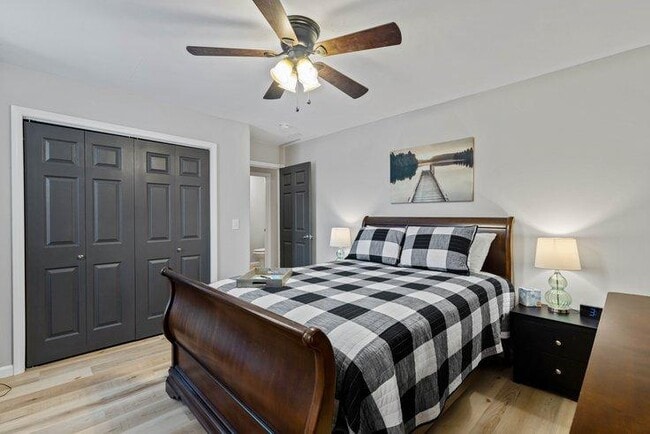 Photo - 308 E Broadway St