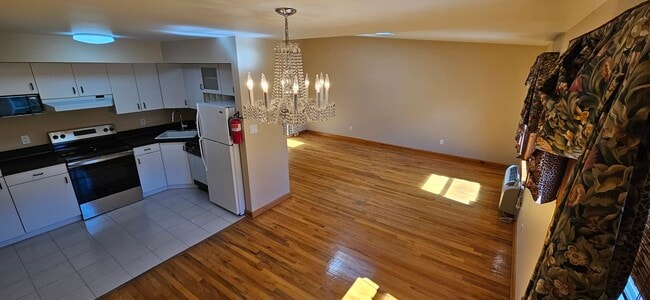 Building Photo - 416 68th St Unit 12