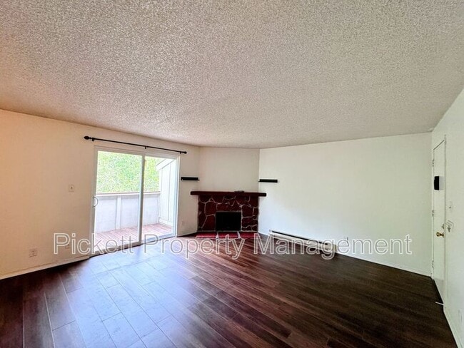 Photo - 3206 Pine Rd NE Unidad C14