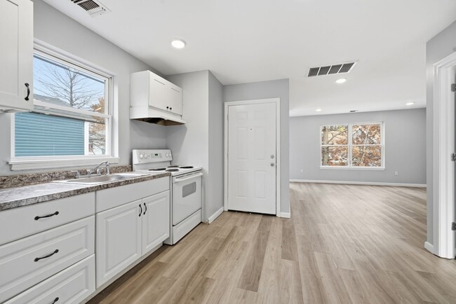 Photo - 212 N 1st St Unit 2