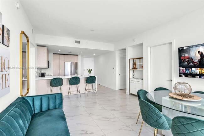 Photo - 2000 Metropica Way Unidad 1507 Rental