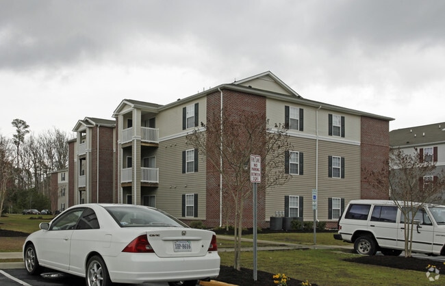 Photo - Kates Trace Apts
