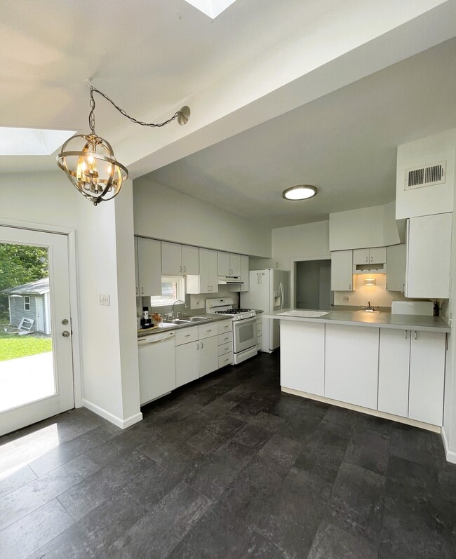 3222 Walter Ave