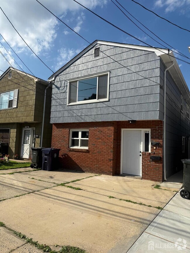 Building Photo - 354 Bruck Ave Unit 1 Rental