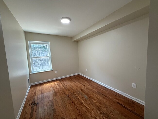 Photo - 674 St Mary's St Unit 1