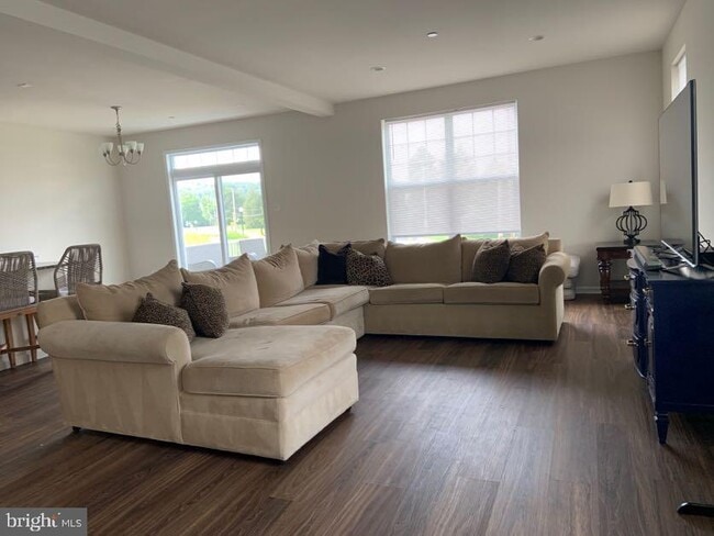 Photo - 30 S Tompkins Square