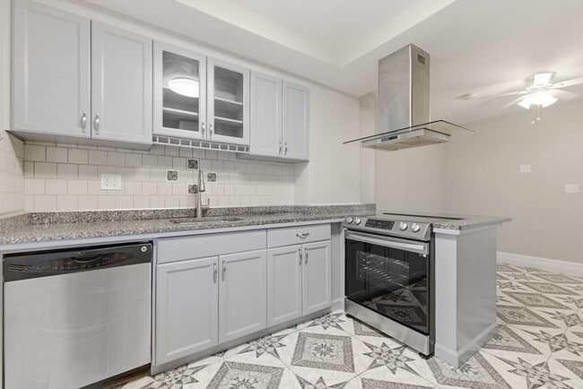 Building Photo - 20 Bennett St Unit 1L