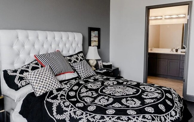 Photo - 600 East Ave Luxury Apartments