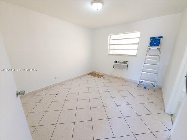 Photo - 1716 NW 19th St Unidad 4