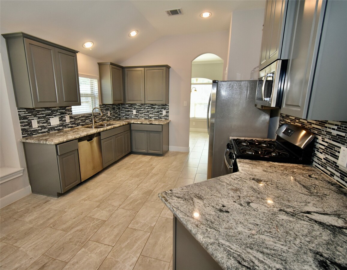 Photo - 18226 Willow Edge Dr