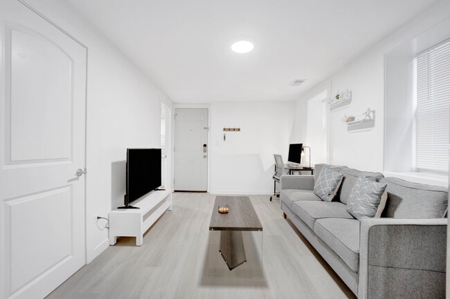 Photo - 1226 W 31st Pl Unit 1R