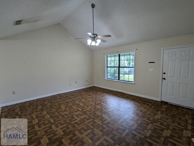 64 Kelly Ln