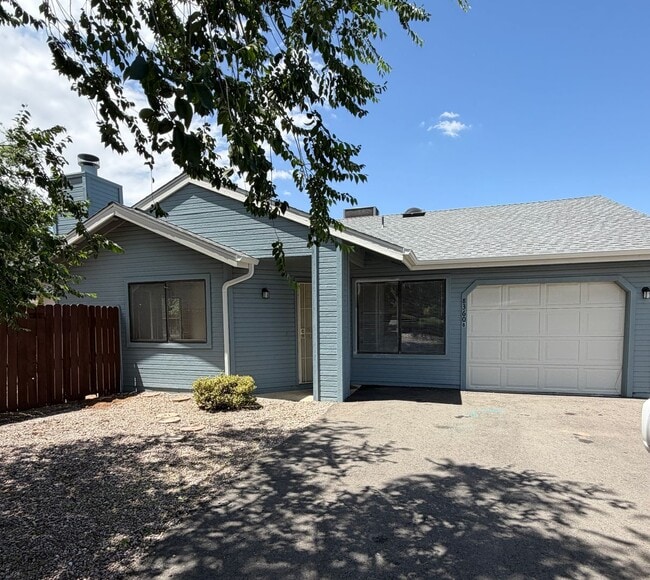Building Photo - 8360 E Lakeshore Dr Unit B