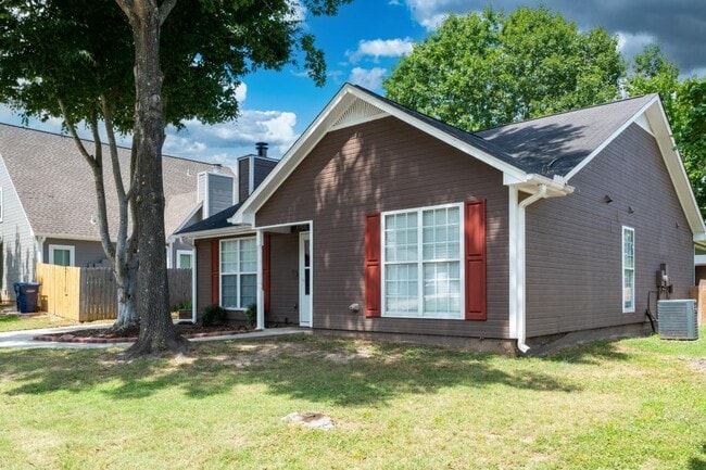 Photo - 132 King James Ct