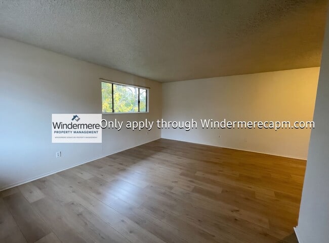 Photo - Delightful 2 Bedroom Condo- Available Now! Unit 4