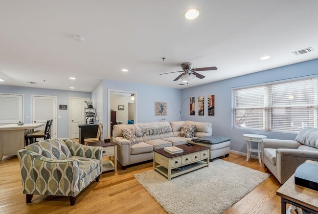 Building Photo - 135 38th St Unit 402 Rental