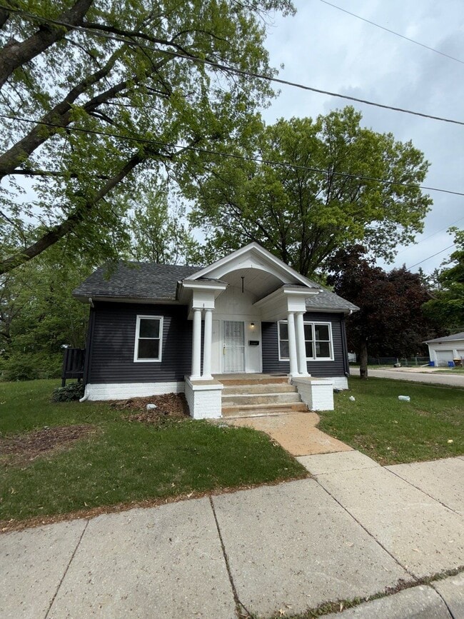Photo - 201 Carbaugh Ave House