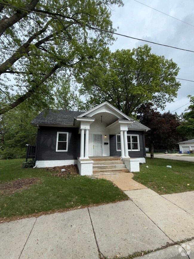 Building Photo - 201 Carbaugh Ave Rental