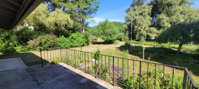 Photo - 203 Church Hollow Rd