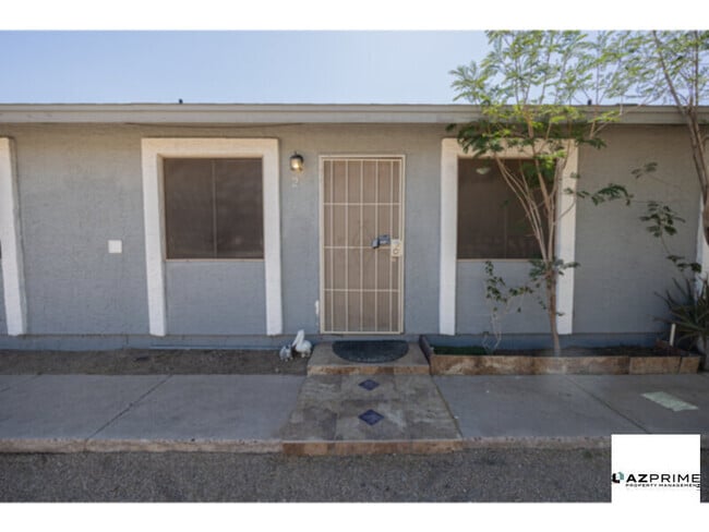 Building Photo - Step Into This Thoughtfully Remodeled 1/1 ... Rental