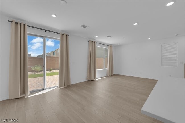 5925 Obsidian Sky Ave