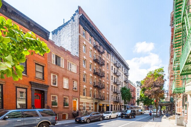 Photo - 204-206 W 10th St