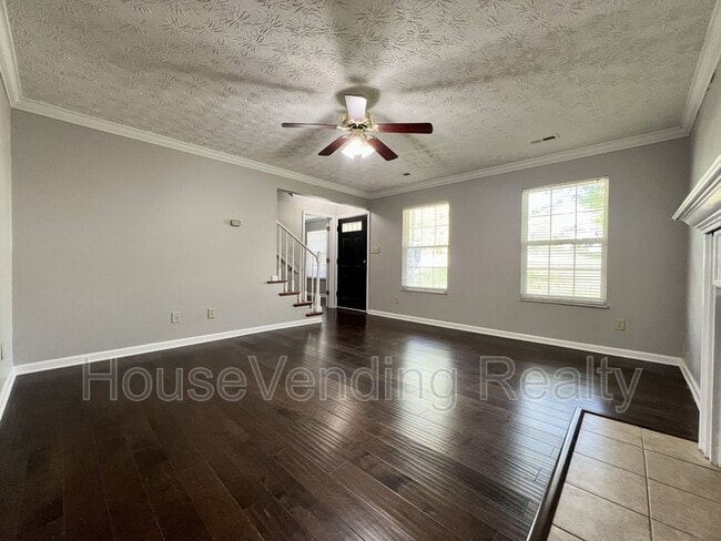 Photo - 9735 Hawkdale Ln