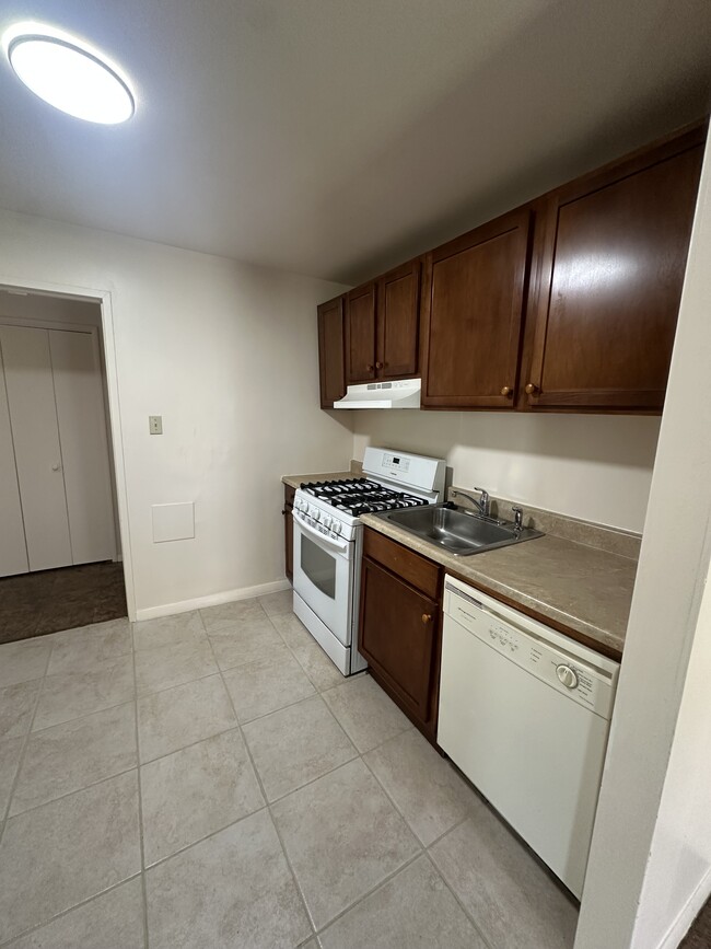 7208 Donnell Pl Unit 7208 Donnell Pl B2
