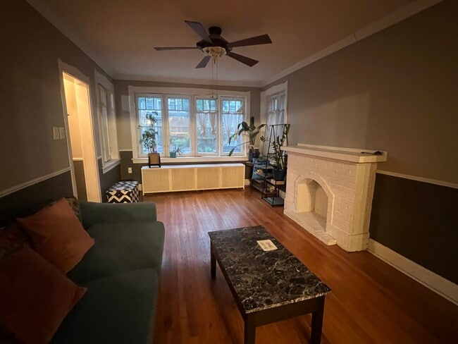 Photo - 2427 W Warner Ave Apartments