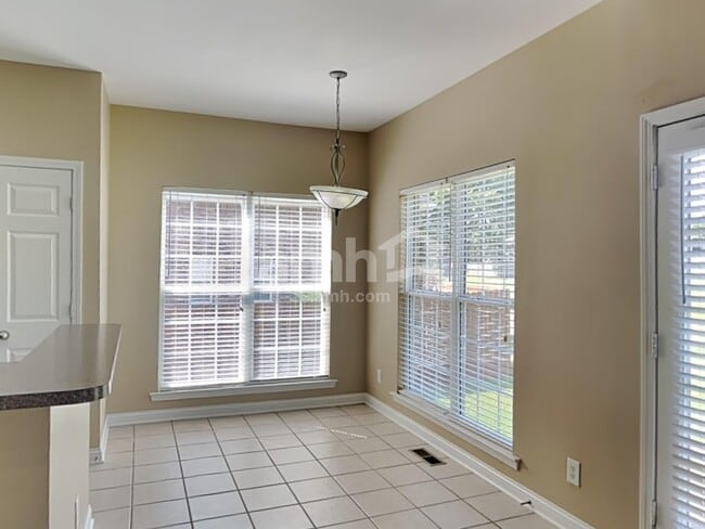 Photo - 1017 Stonehollow Way