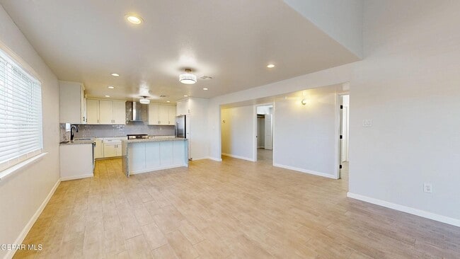 Photo - 508 Camino De La Rosa Rd