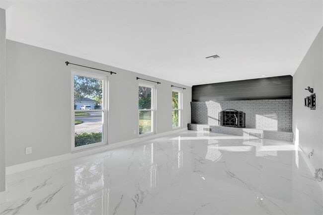 Photo - 5215 Denver St NE