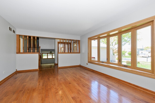 Photo - 7745 Woodstock Dr