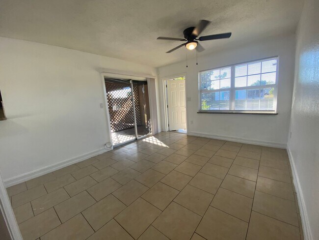 Photo - 21995 Catherine Ave