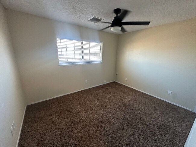 Photo - 624 W Graaf Ave Unit B