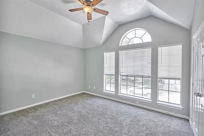 Photo - 13714 Hillingdale Ln