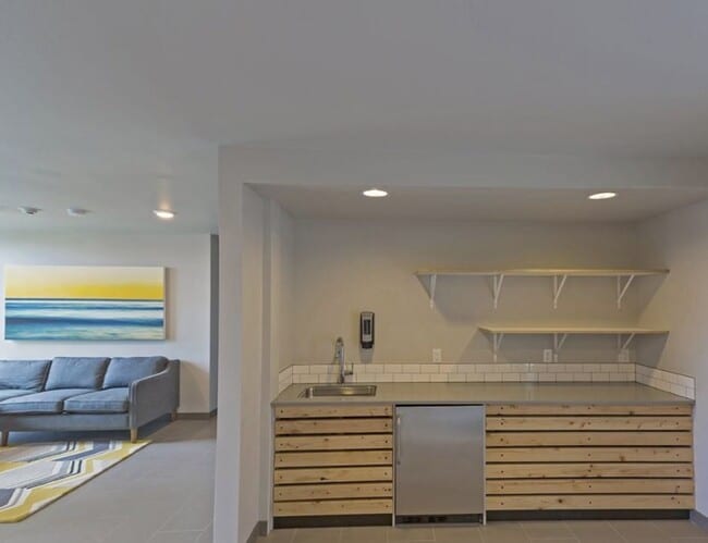 Photo - Eastlake Flats